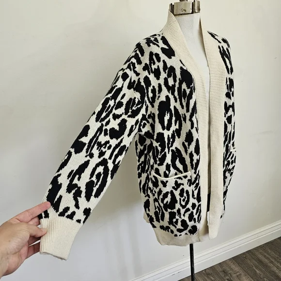 Who what wear animal print open front cardigan size LARGE - Picture 4 of 10